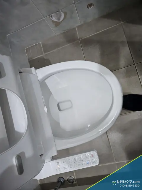 설치를 마친 비데 일체형 변기